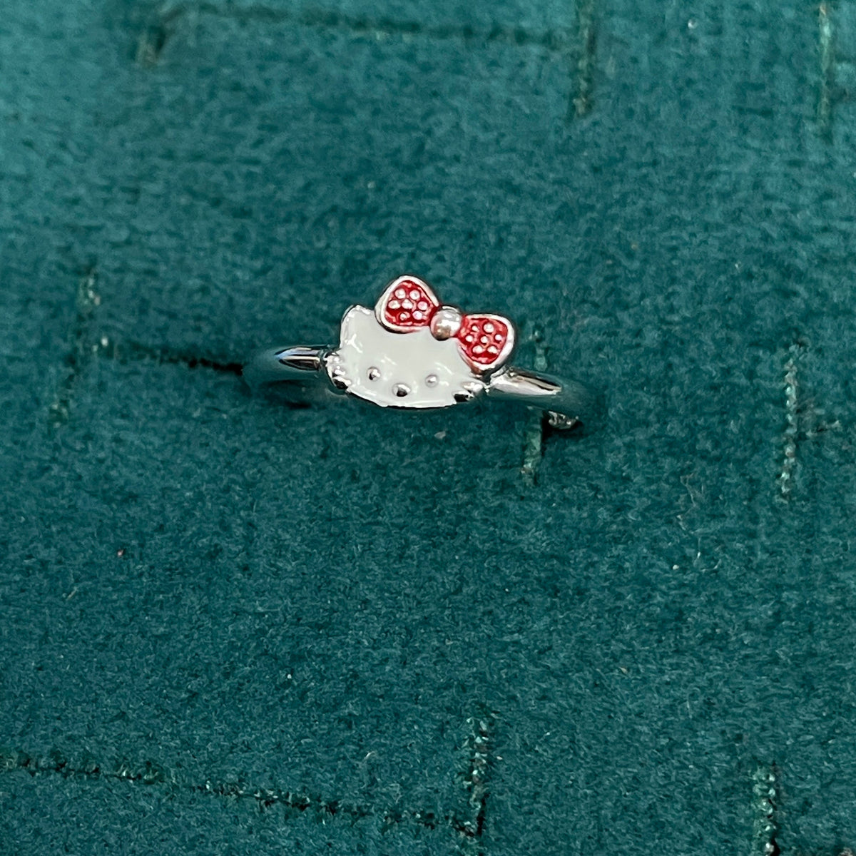92.5 Sterling Silver White & Red Enamel Kitty Cat with Bow Charm Kids Finger Ring — Size 7
