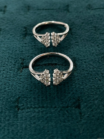 92.5 Silver Stone Cluster Clip Toe Rings for Women | V-Split Double Cluster Design