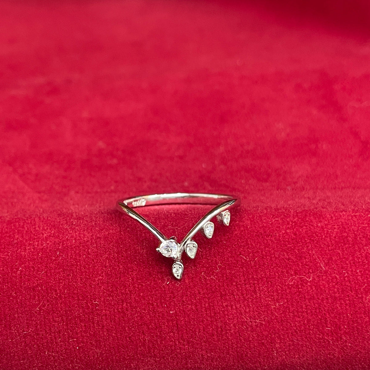 92.5 Sterling Silver Tiara Crown Finger Ring