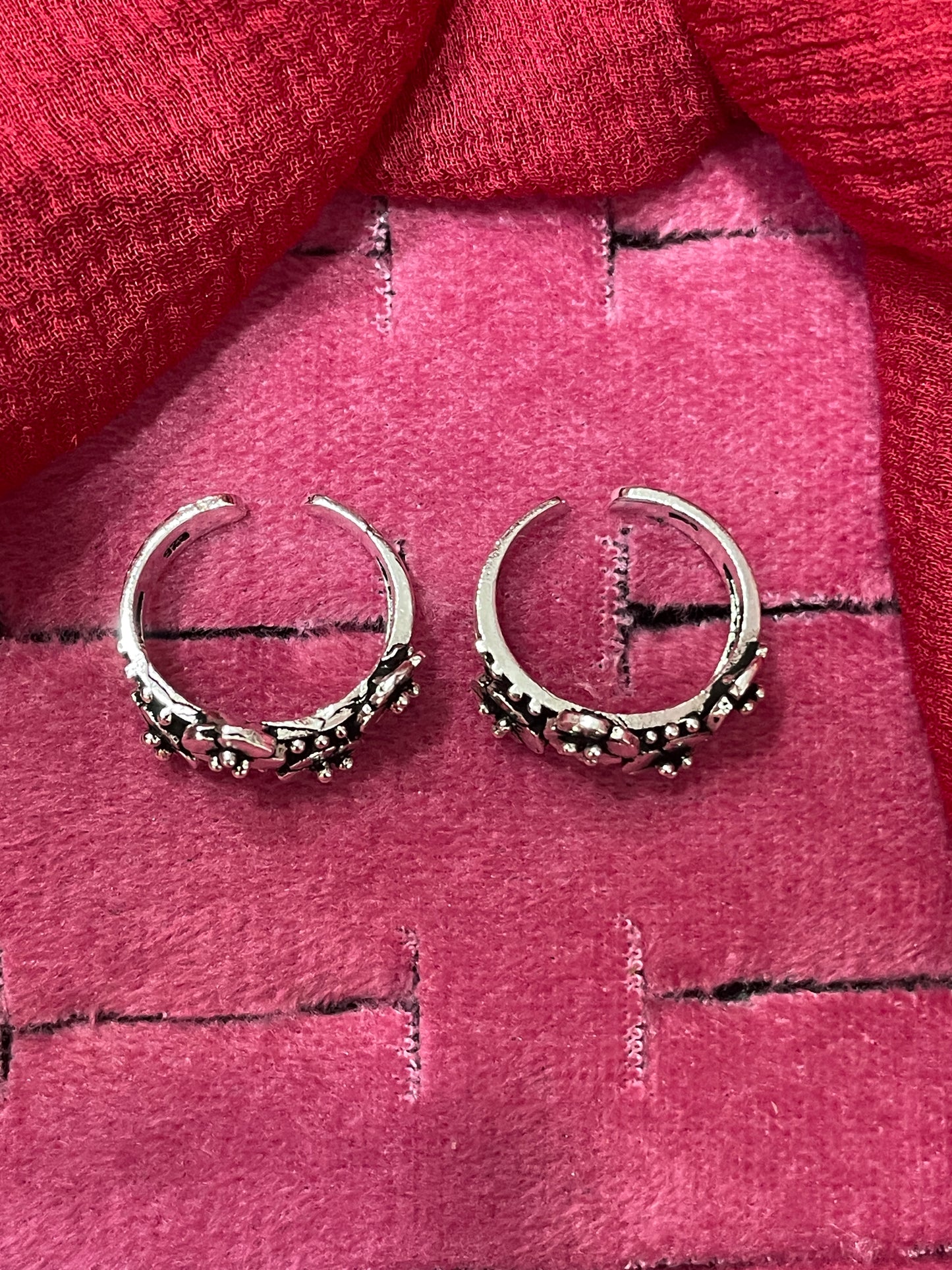 92.5 Silver Oxidised Flower Toe Rings | Stylish Vintage Floral Design | Jewellery