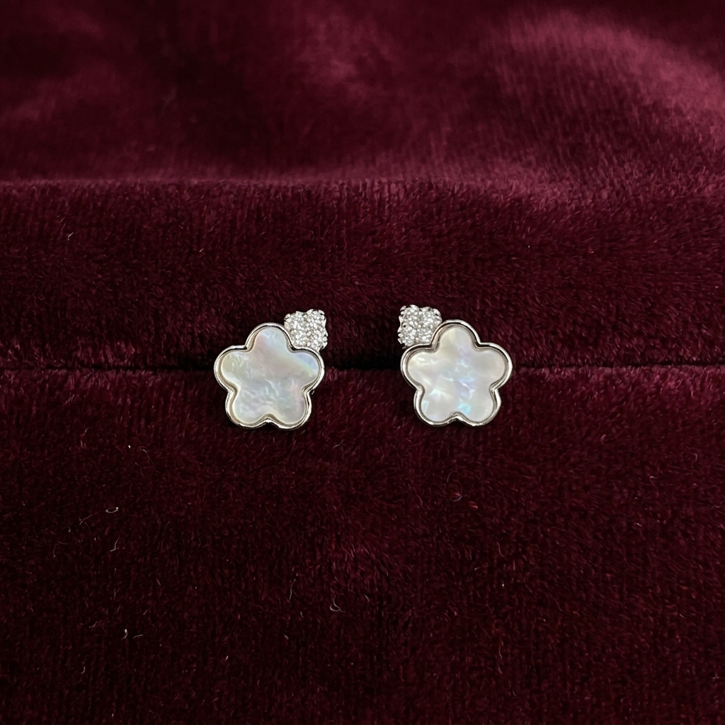 92.5 Silver White Mother-of-Pearl Flower Stud Earrings Pair
