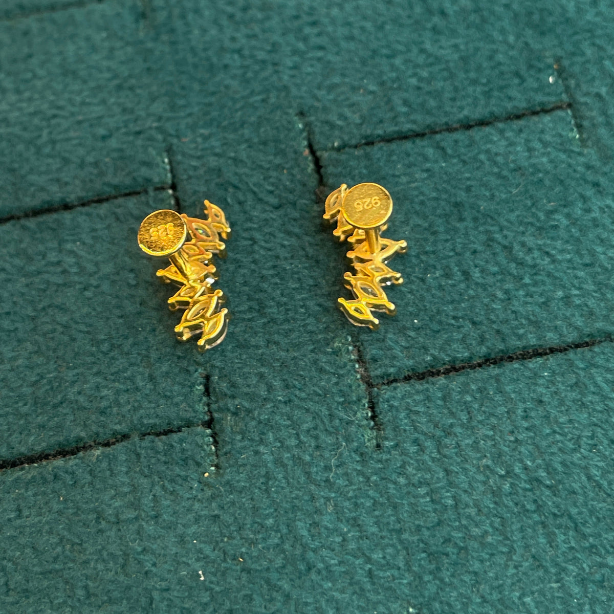 92.5 Silver Gold Plated Curved Leaf Stud Earrings Pair