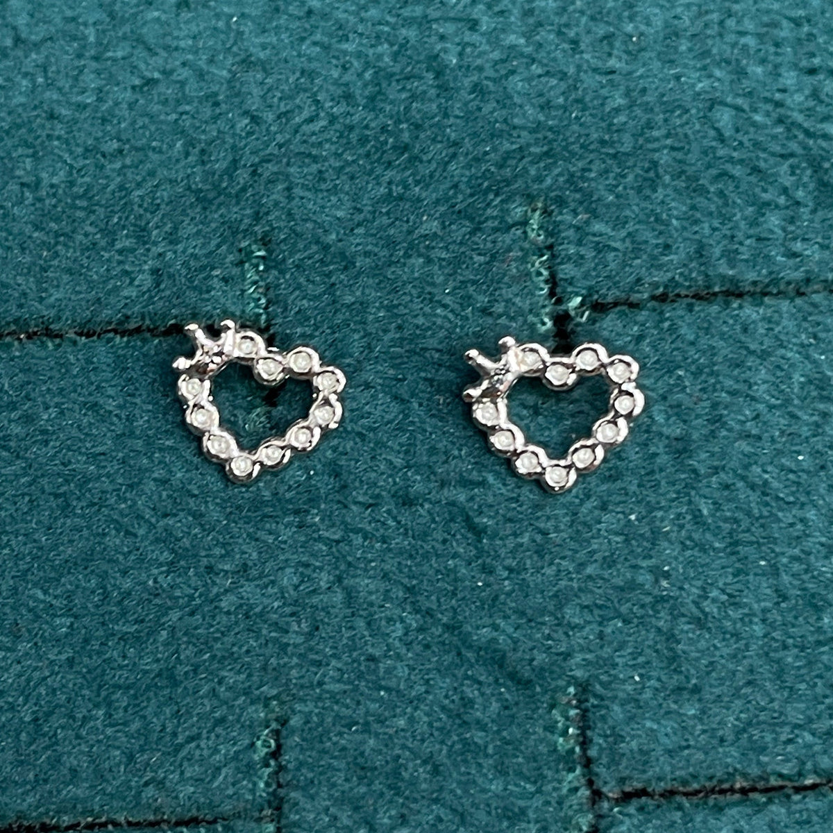 92.5 Sterling Silver Open Heart Outline Bezel Texture Stud Earrings for Women