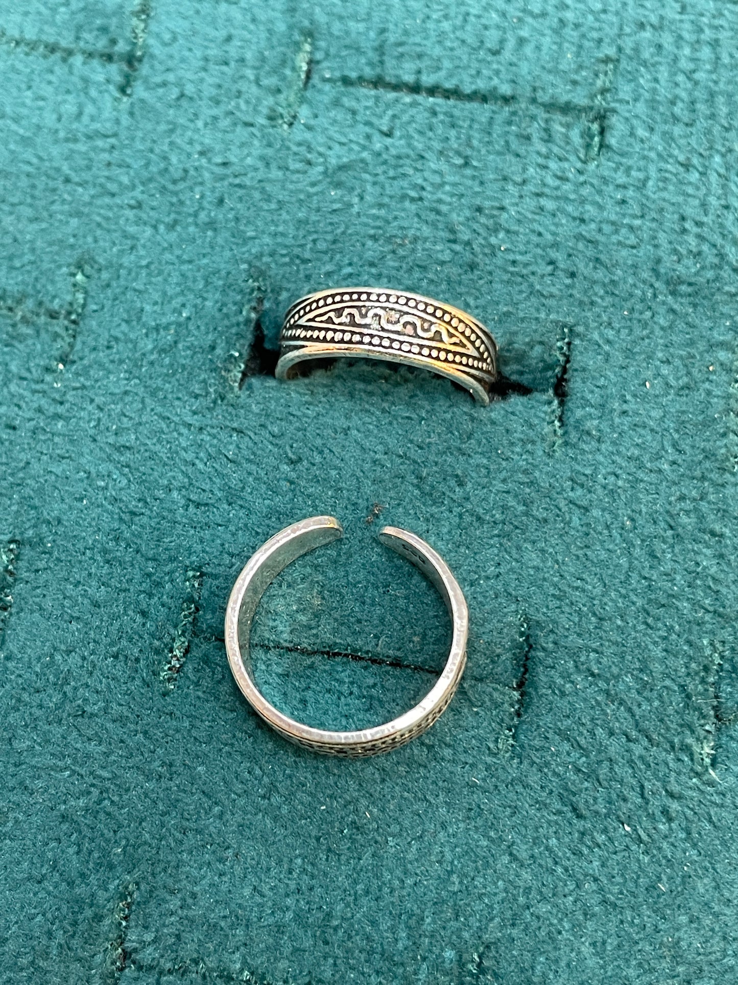 92.5 Silver Oxidised Adjustable Toe Rings for Women | Vintage Scroll Design