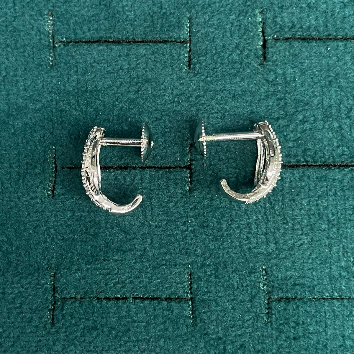 92.5 Silver Clear Stone Crossover Stud Earrings Pair