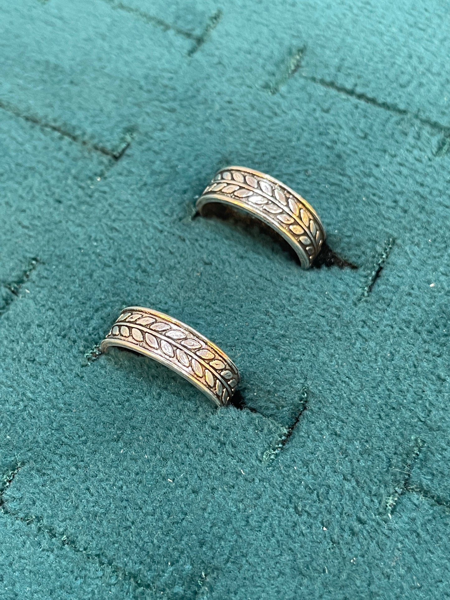 92.5 Silver Oxidised Adjustable Toe Rings for Women | Leaf Pattern Design