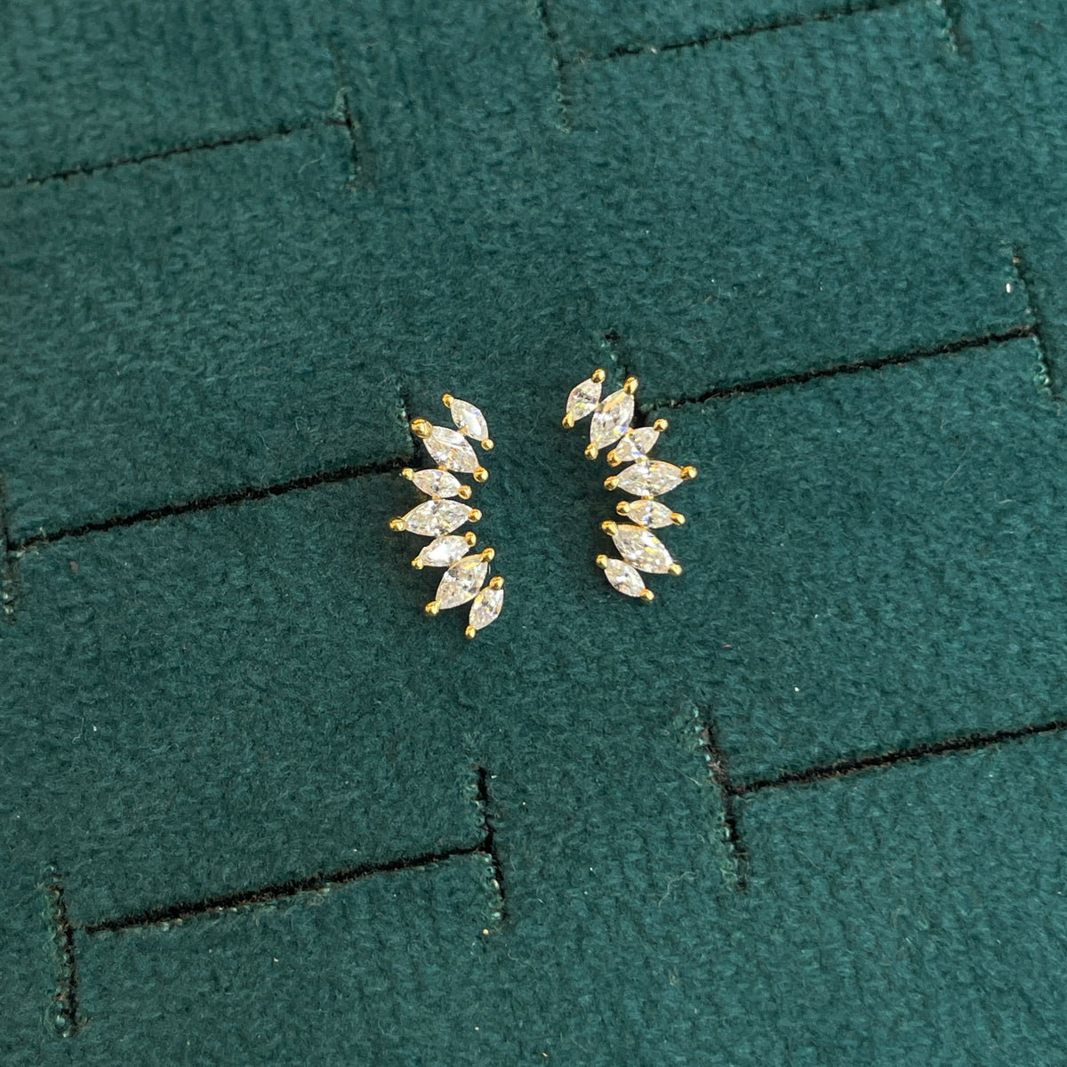 92.5 Silver Gold Plated Curved Leaf Stud Earrings Pair