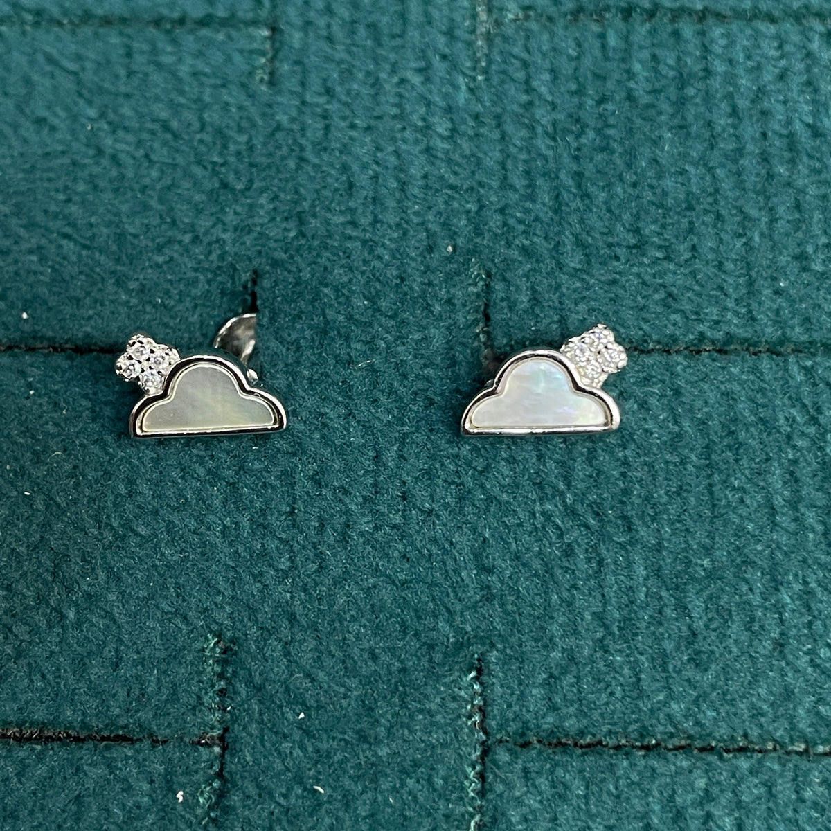 92.5 Silver White Mother-of-Pearl Cloud Stud Earrings Pair