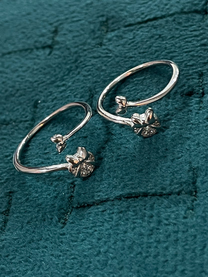 92.5 Silver Toe Rings for Women | Studded Bow Design | Traditional Jewellery