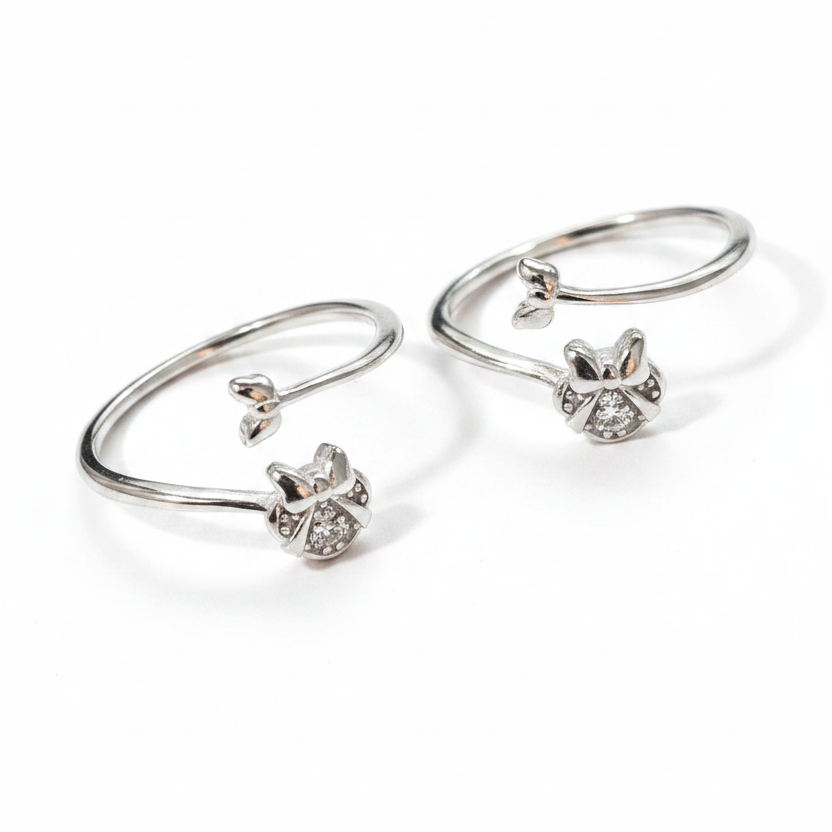 92.5 Silver Toe Rings for Women | Studded Bow Design | Traditional Jewellery