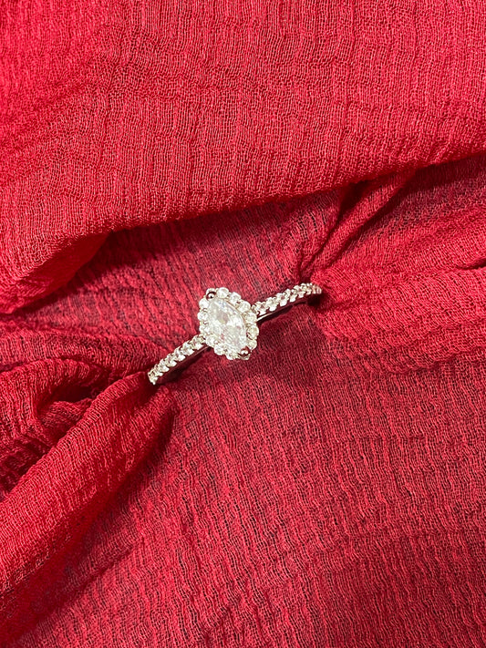 92.5 silver white stone ring size 12