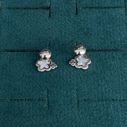 92.5 Silver White Mother-of-Pearl Flower Stud Earrings Pair