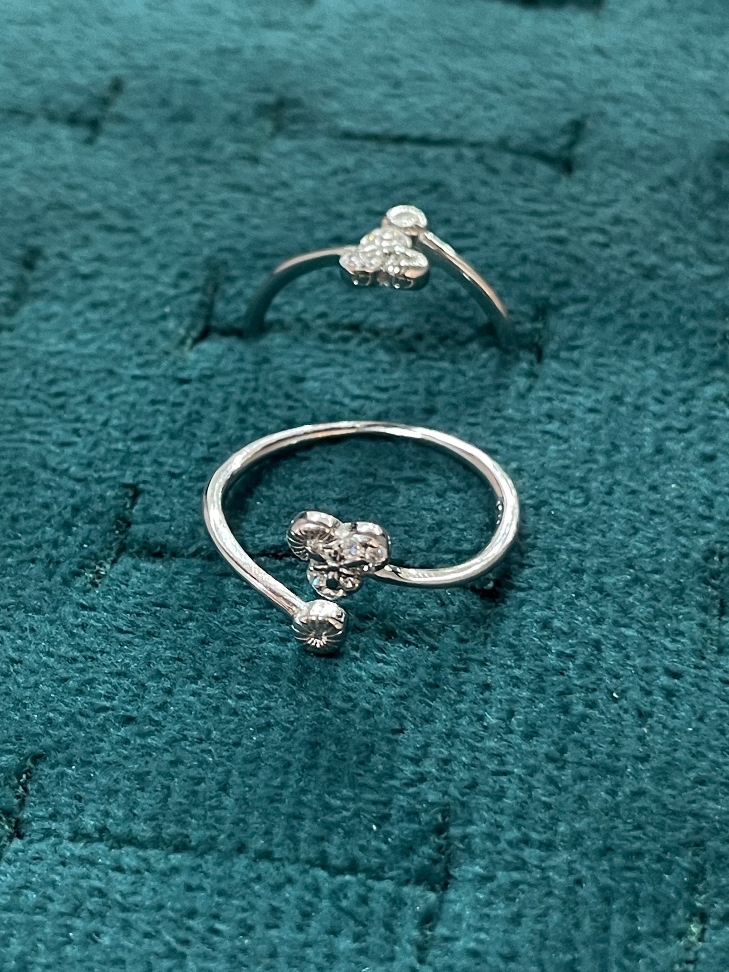 92.5 Sterling Silver Clover Toe Rings for Women | Lucky Charm Floral Design