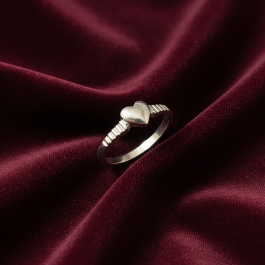 92.5 silver classy heart ring size 14