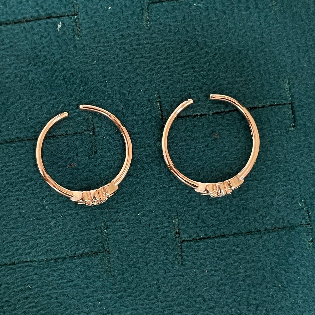 92.5 Silver Rose Gold Plated White CZ Floral Leaf Toe Rings