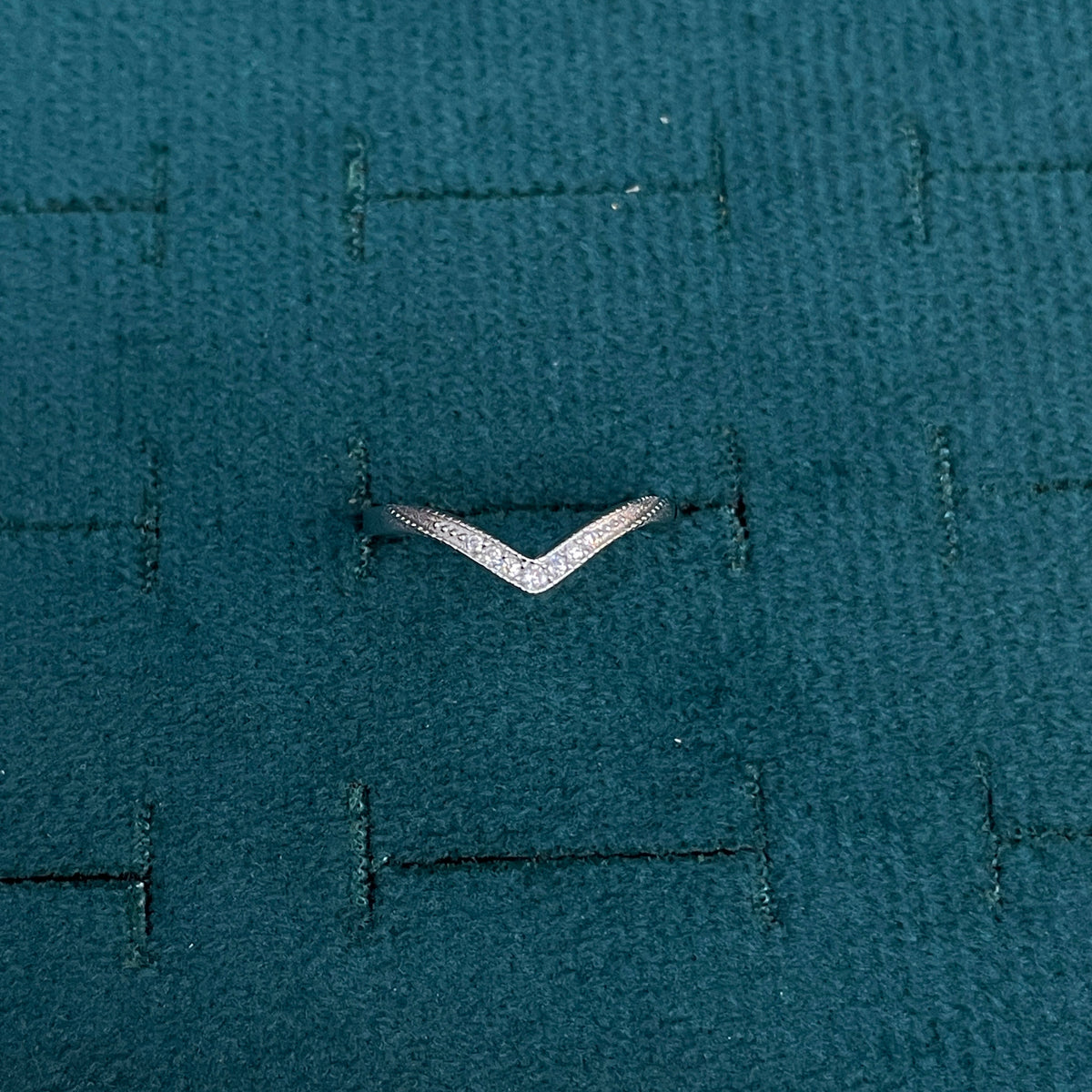 92.5 Sterling Silver V-Chevron Finger Ring