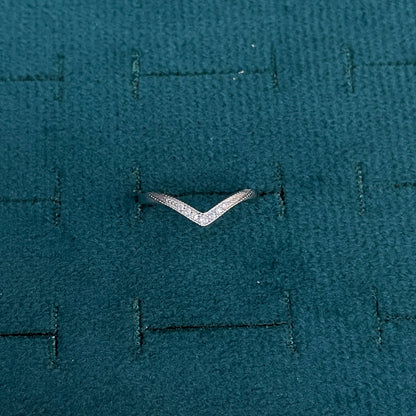 92.5 Sterling Silver V-Chevron Finger Ring