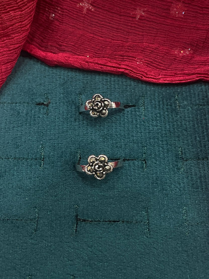 925 Sterling Silver Pyrite Rose Toe Rings for Women | Oxidised Floral Design