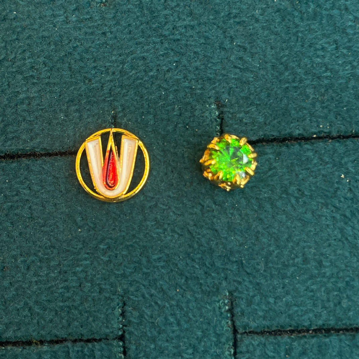 92.5 Silver Gold Plated Govinda Namalu Reversible Stud Single Piece