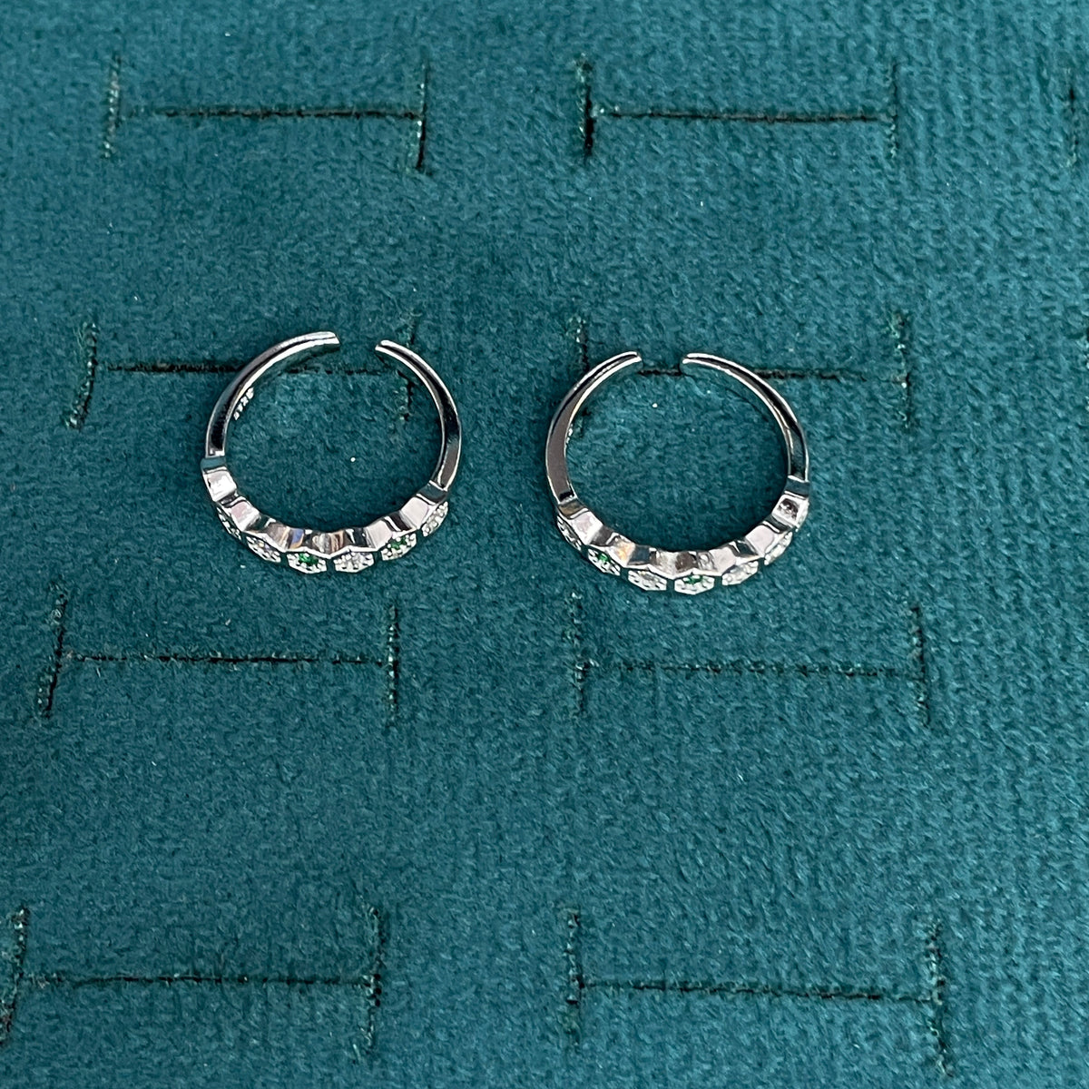 92.5 Sterling Silver Emerald Green & White CZ Hexagon Eternity Band Open Toe Rings for Women — Pair