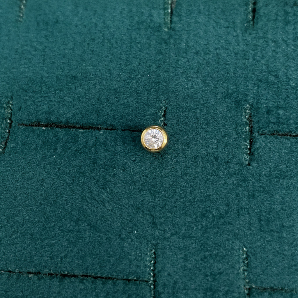 92.5 Sterling Silver Gold Plated Bezel Set CZ Solitaire Nose Pin