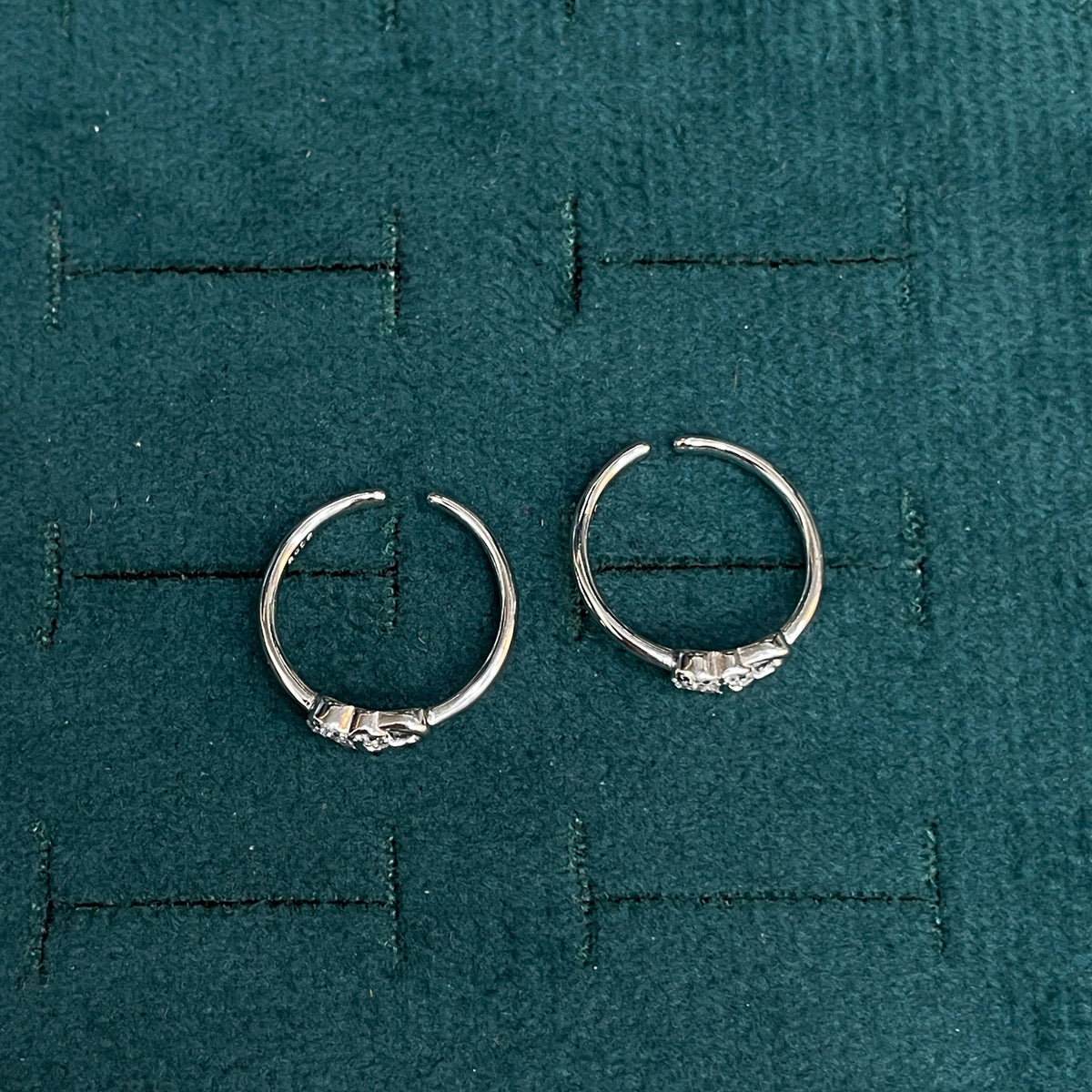 92.5 Sterling Silver CZ Heart & Loop Knot Toe Rings for Women