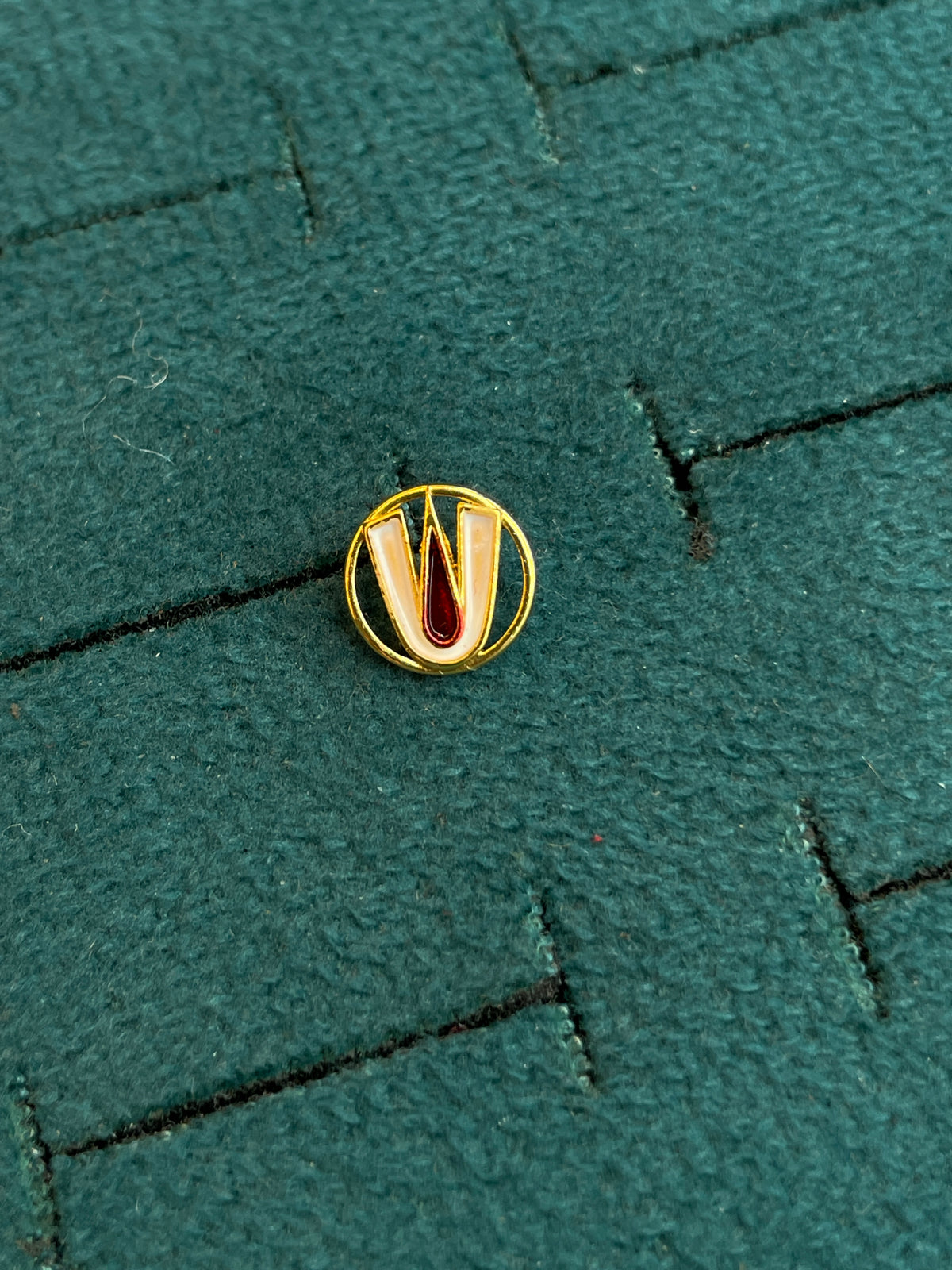 92.5 Silver Gold Plated Govinda Namalu Reversible Stud Single Piece