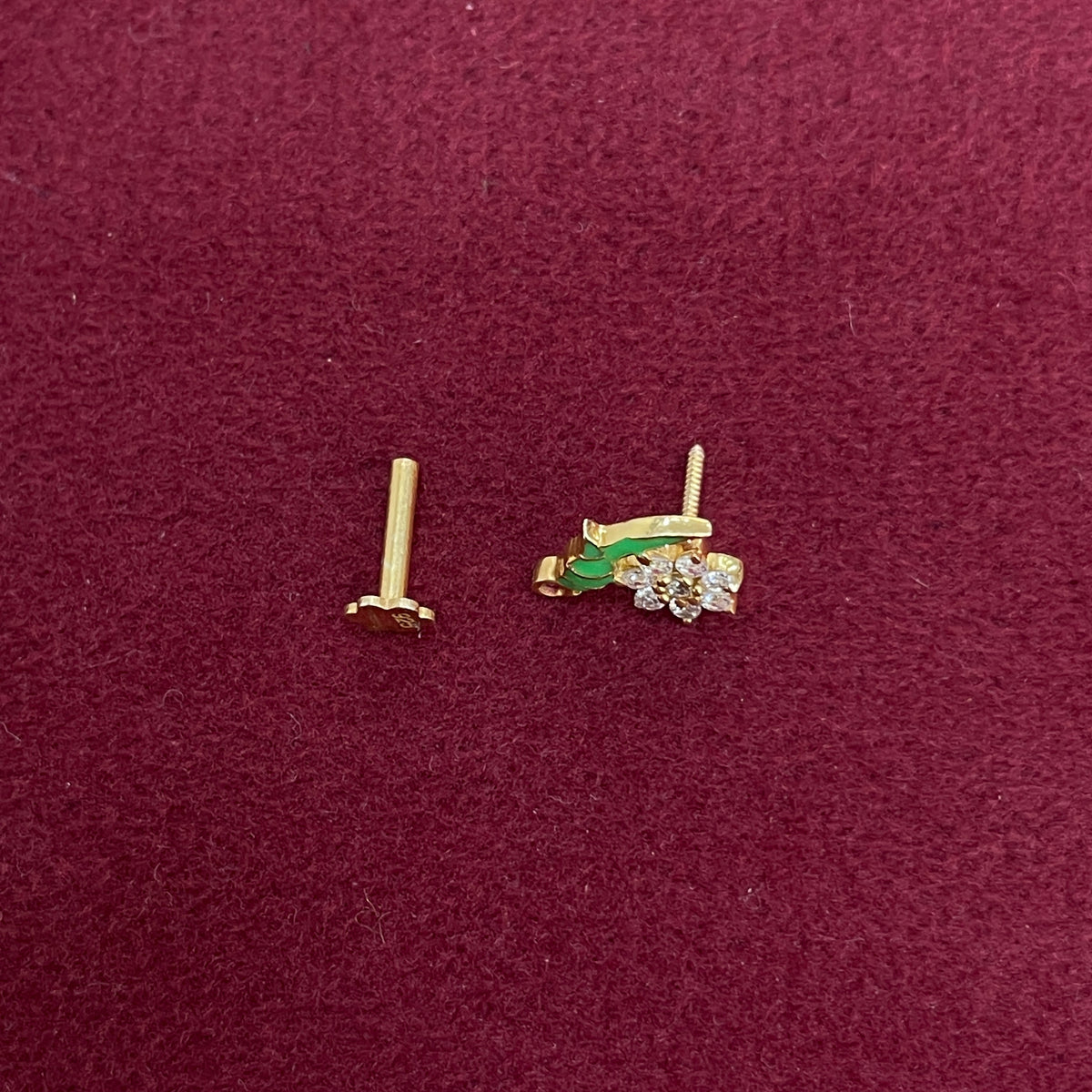 92.5 Sterling Silver Gold Plated Green Enamel Parrot CZ Daisy Flower Nose Pin