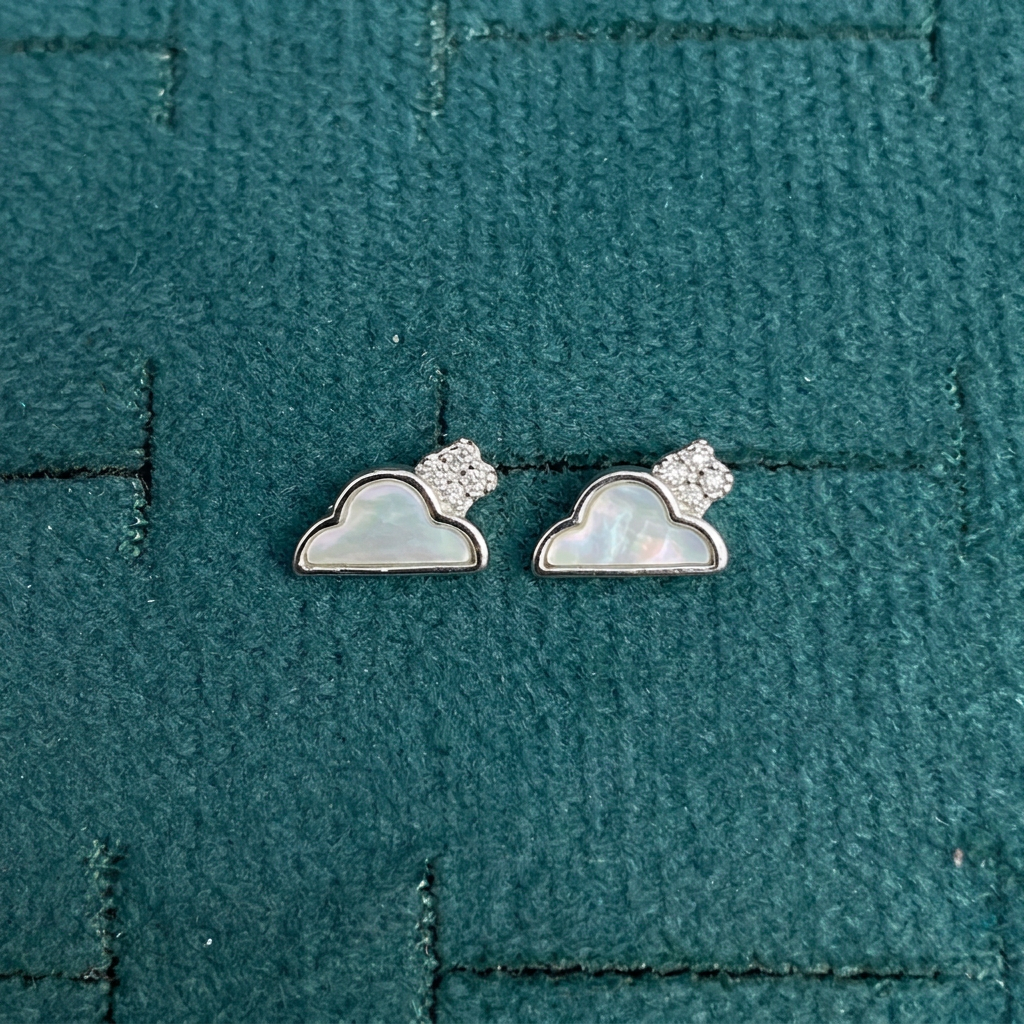 92.5 Silver White Mother-of-Pearl Cloud Stud Earrings Pair