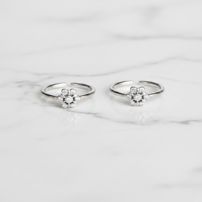 92.5 Sterling Silver CZ Solitaire Centre Flower Toe Rings for Women