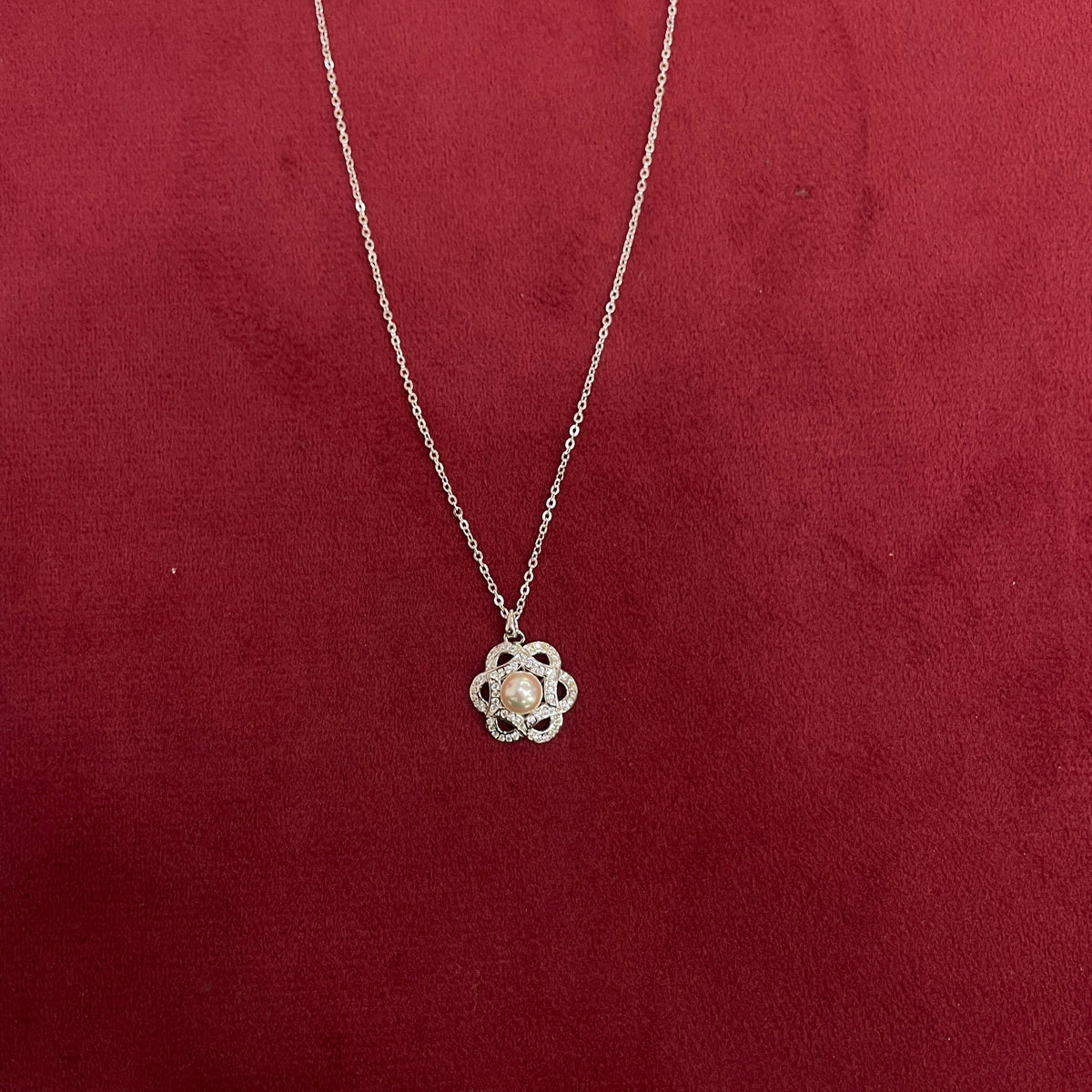 92.5 Silver White CZ Pearl Floral Pendant Chain for Women
