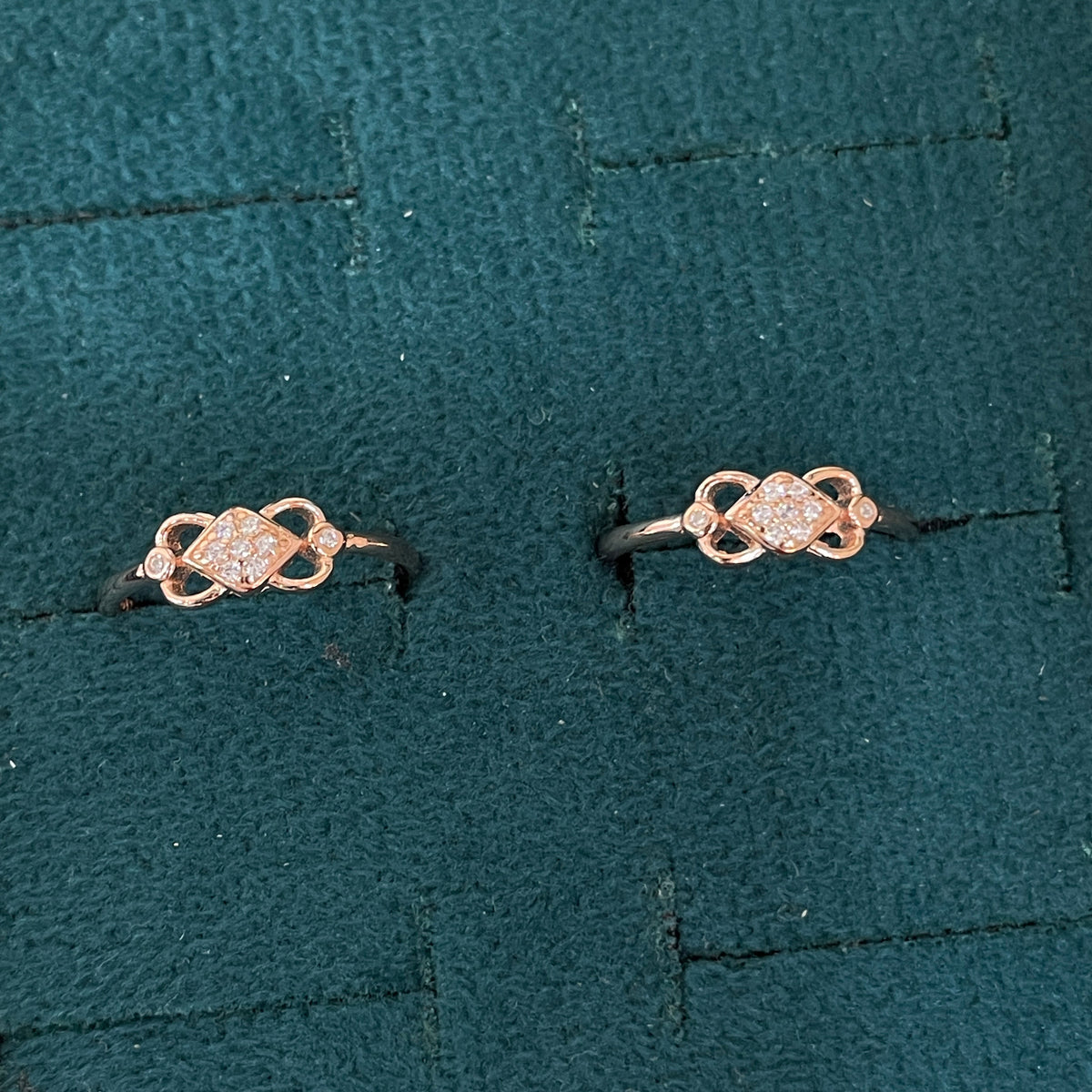 92.5 Silver Rose Gold Plated White CZ Square Loop Toe Rings