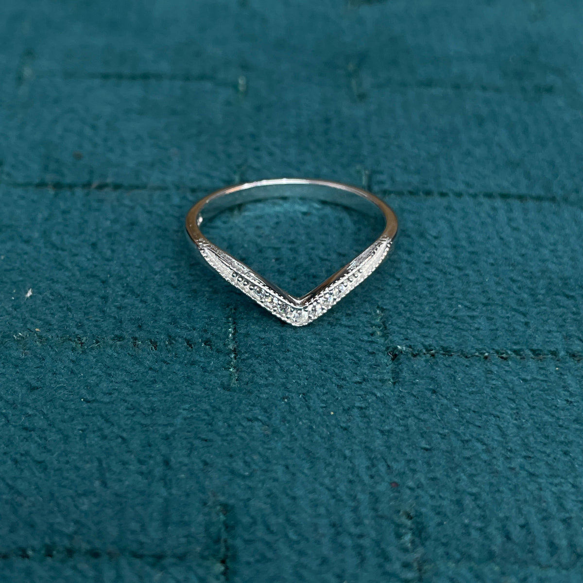 92.5 Sterling Silver V-Chevron Finger Ring
