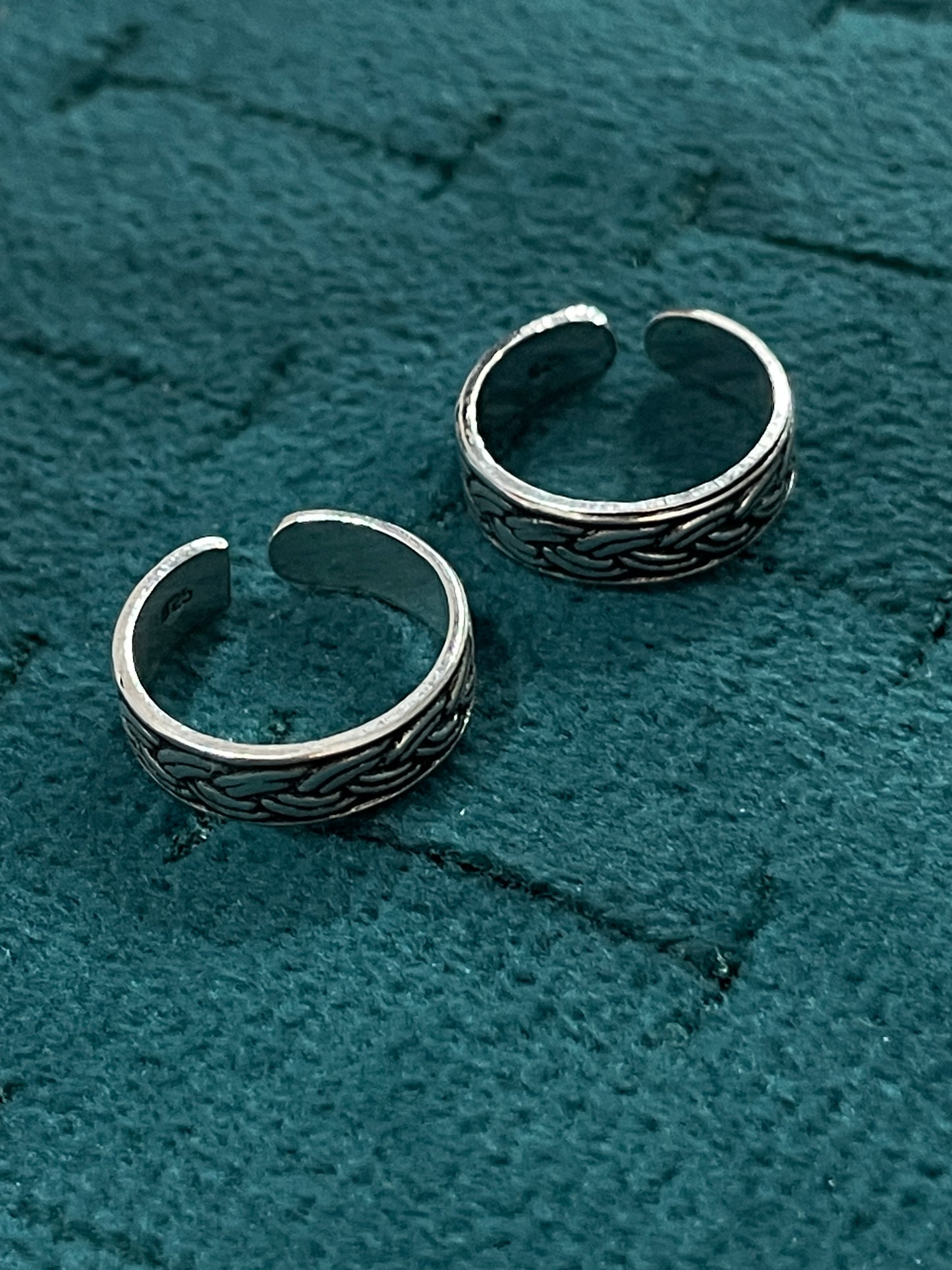 92.5 Silver Toe Rings for Women | Oxidised Weaving Design | Traditional Jewellery