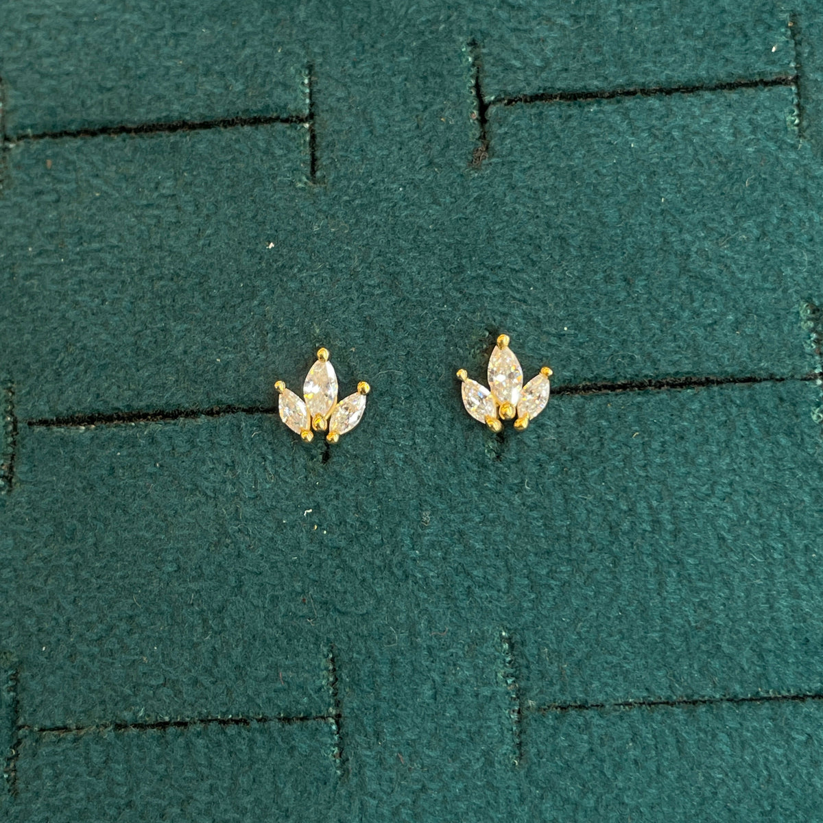 92.5 Silver Gold Plated Three Leaf Stud Earrings Pair