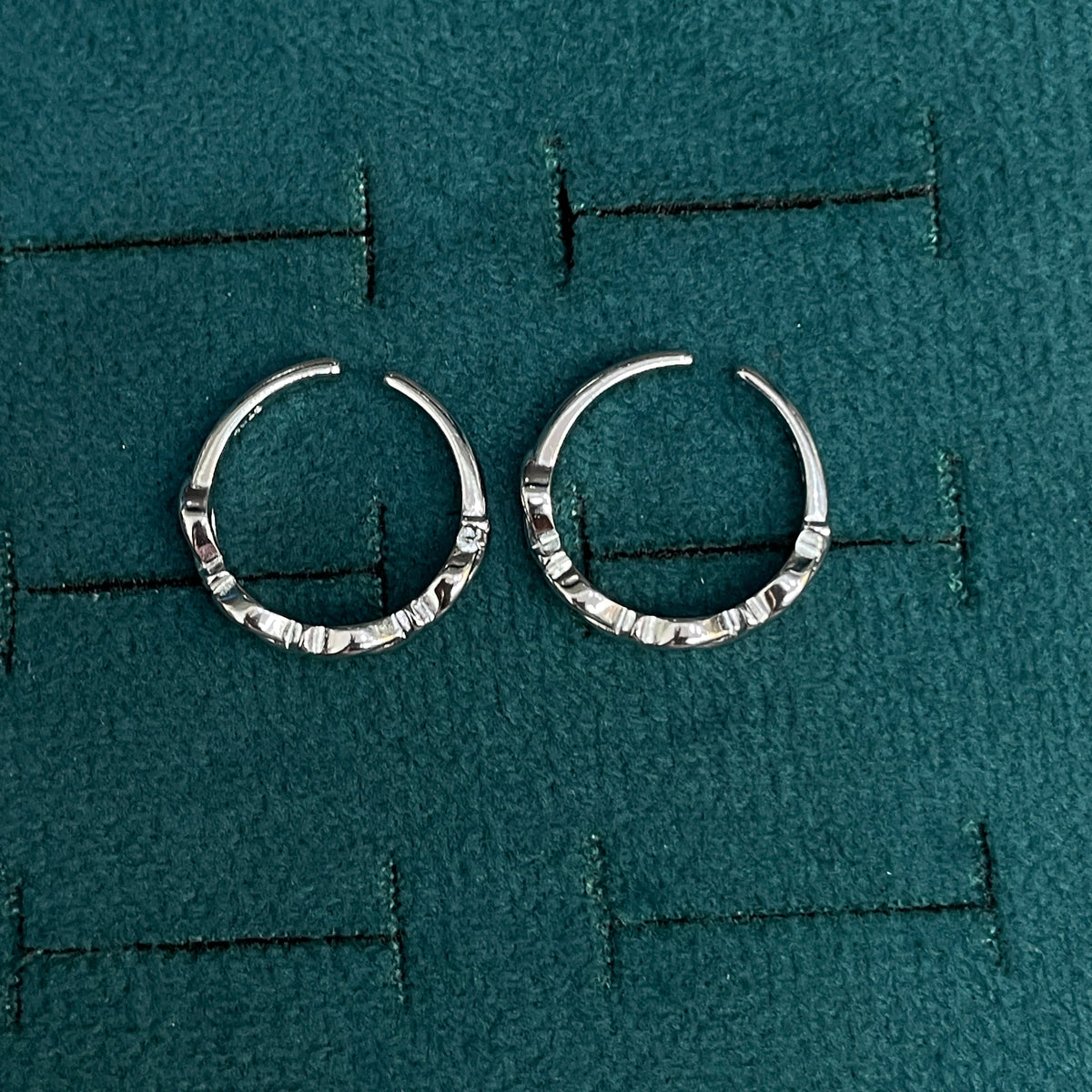 92.5 Silver Twist Loop Toe Rings