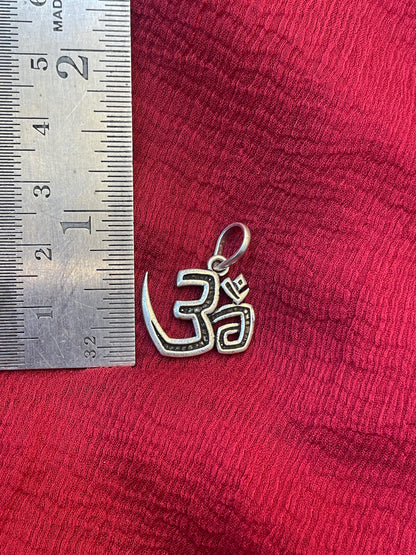 92.5 Silver Aum Pendant for Men & Women | Om Sacred Symbol | Traditional Spiritual Jewellery