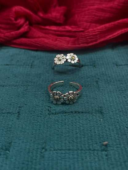 925 Sterling Silver Dual Flower Pyrite Toe Rings for Women | Oxidised Floral Design