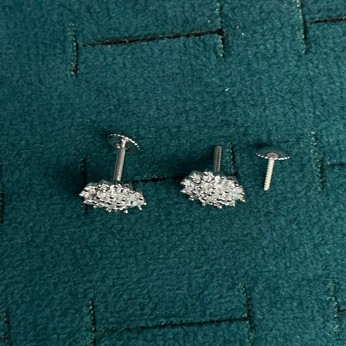 92.5 Silver Clear Stone Floral Cluster Stud Earrings Pair