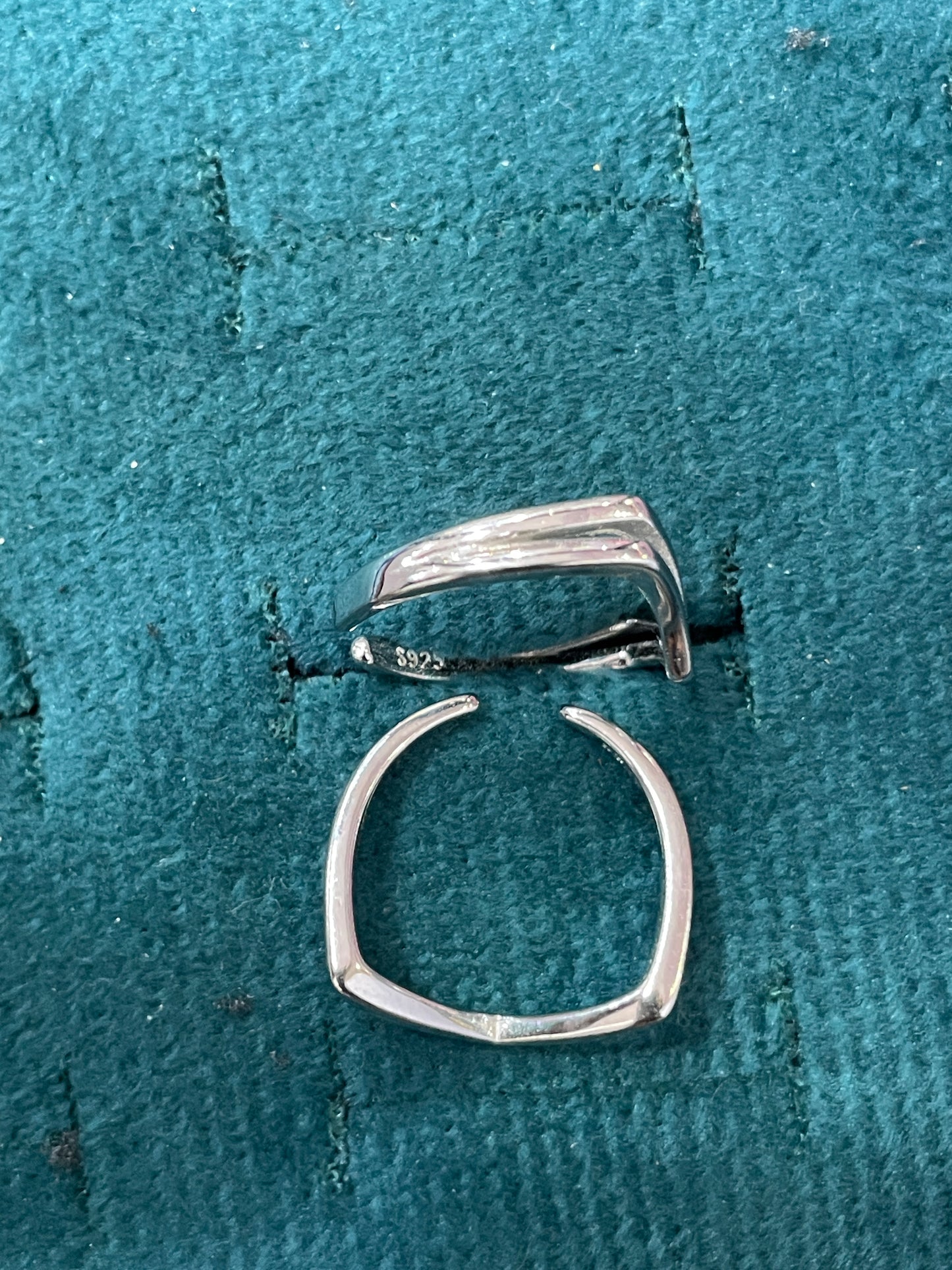 92.5 Silver V Toe Rings | Stylish Premium Design | Elegant Foot Jewellery