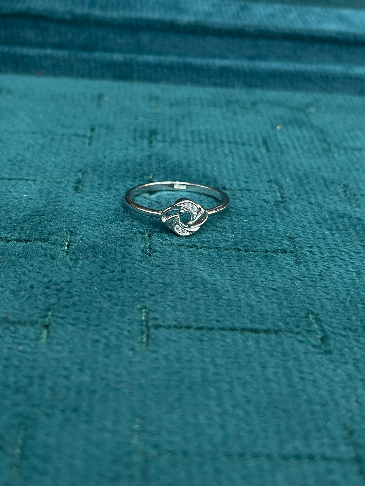 92.5 Sterling Silver Swirl Knot Finger Ring for Women