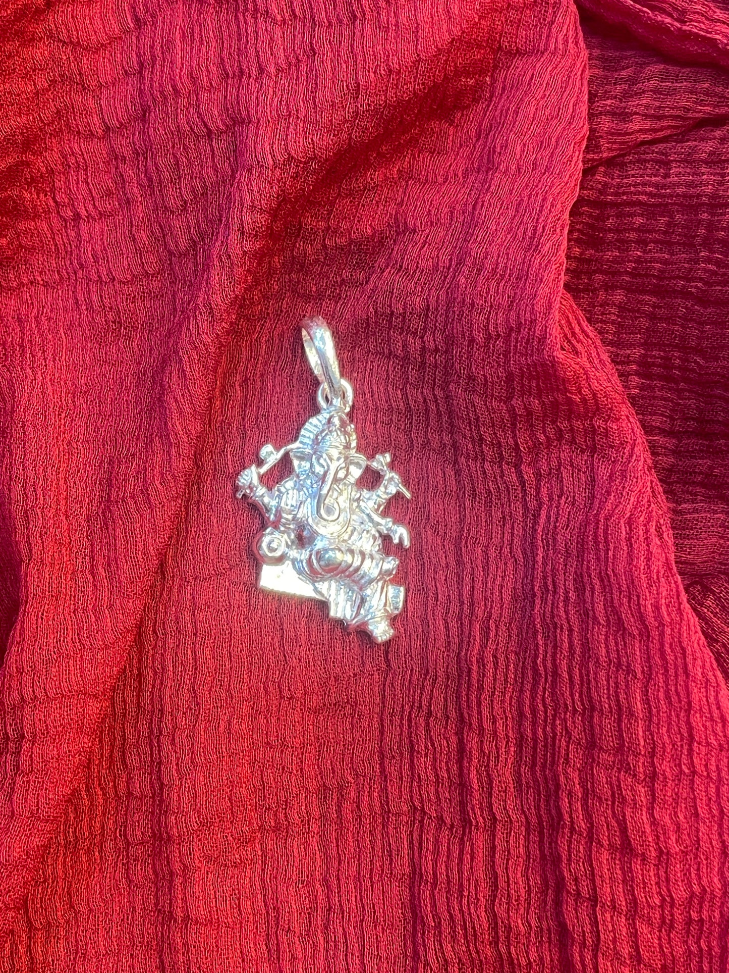 92.5 Silver Ganesha Design Pendant for Men & Women – Traditional Temple Style