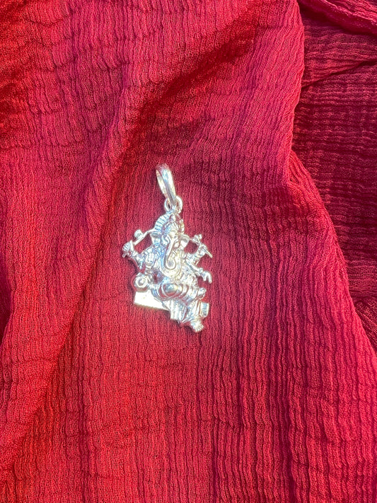 92.5 Silver Ganesha Design Pendant for Men & Women – Traditional Temple Style
