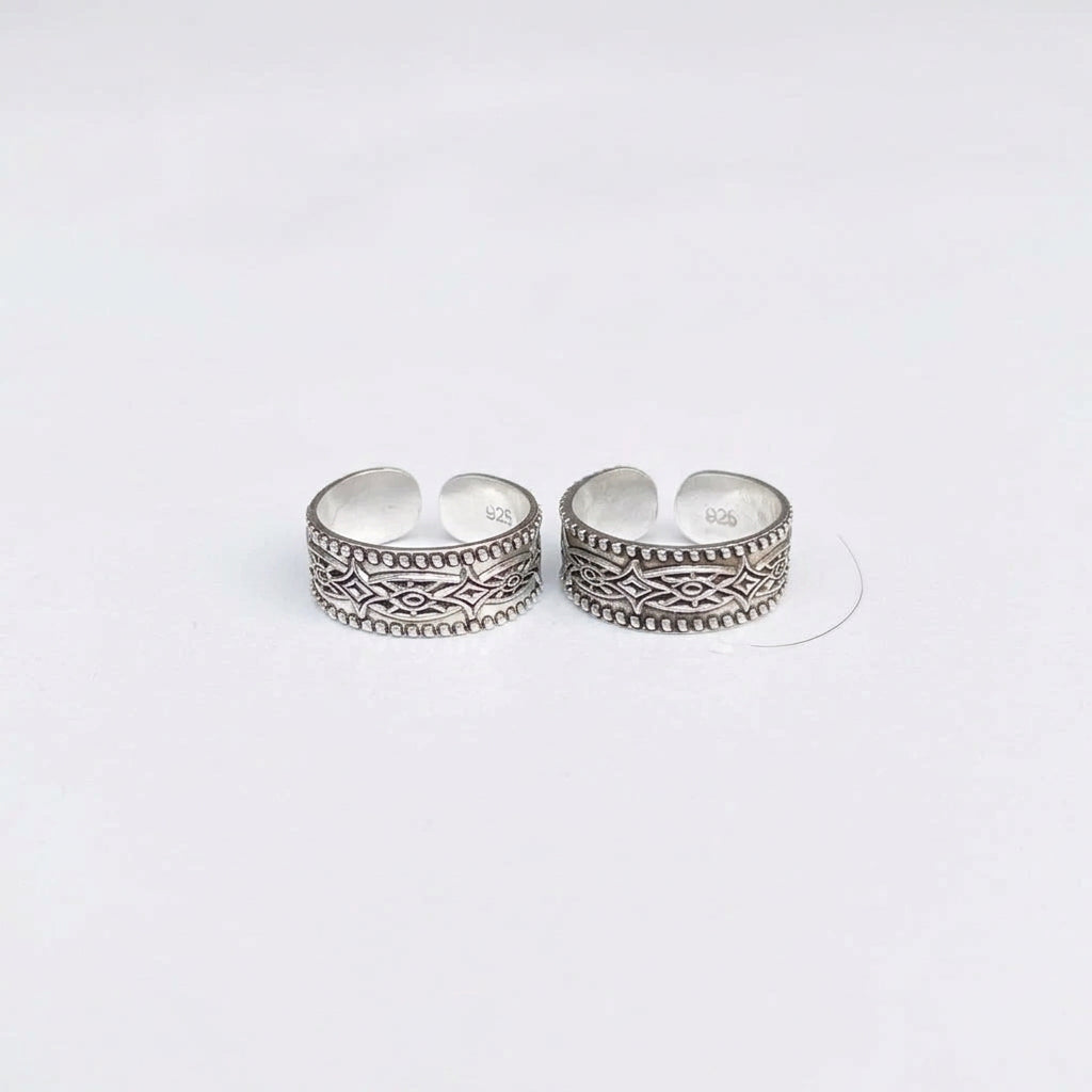 92.5 Silver Oxidised Geometric Band Toe Rings