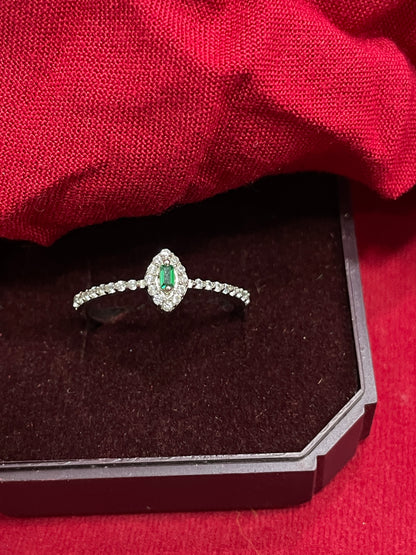 92.5 silver classy green stone ring