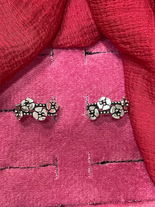 92.5 Silver Oxidised Flower Toe Rings | Stylish Vintage Floral Design | Jewellery