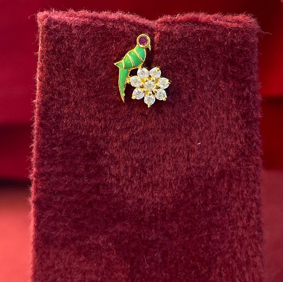 92.5 Sterling Silver Gold Plated Green Enamel Parrot CZ Daisy Flower Nose Pin