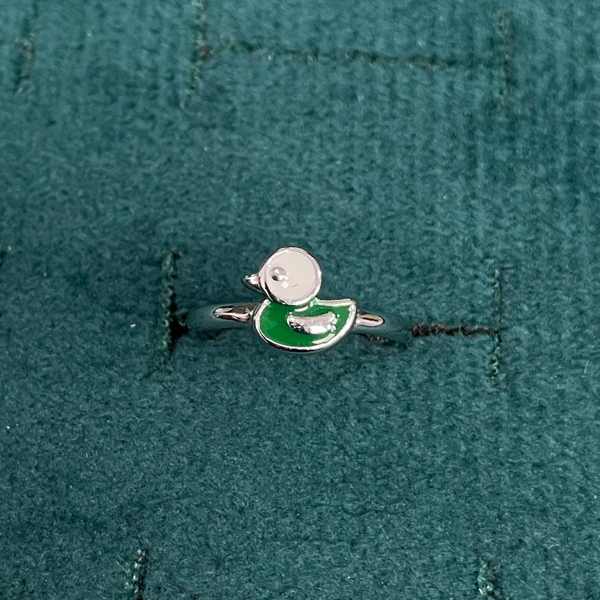 92.5 Sterling Silver White & Green Enamel Duckling Charm Kids Finger Ring — Size 2