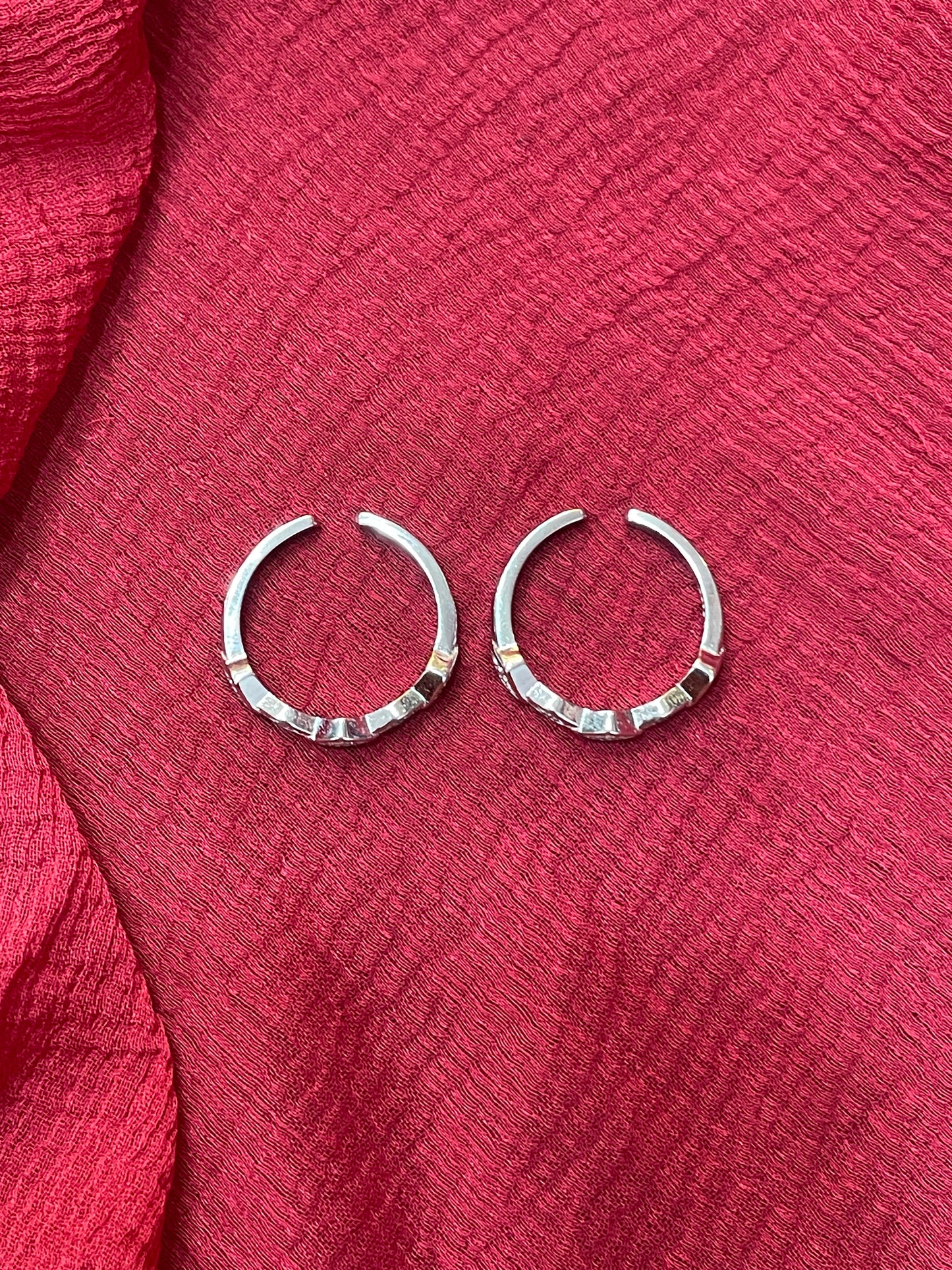 Silver White Stone Toe Rings