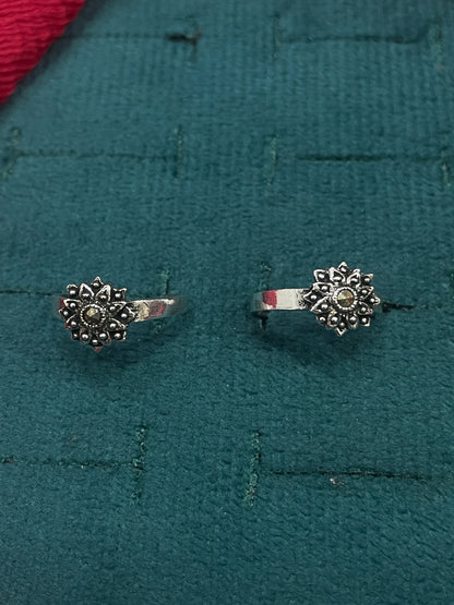 925 Sterling Silver Pyrite Dalia Toe Rings for Women | Oxidised Floral Design